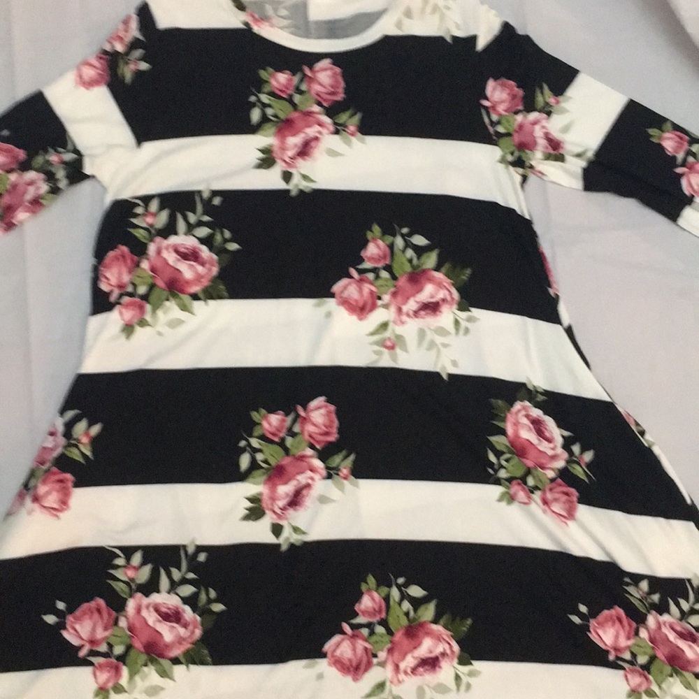 Dress - Picture 3 of 4